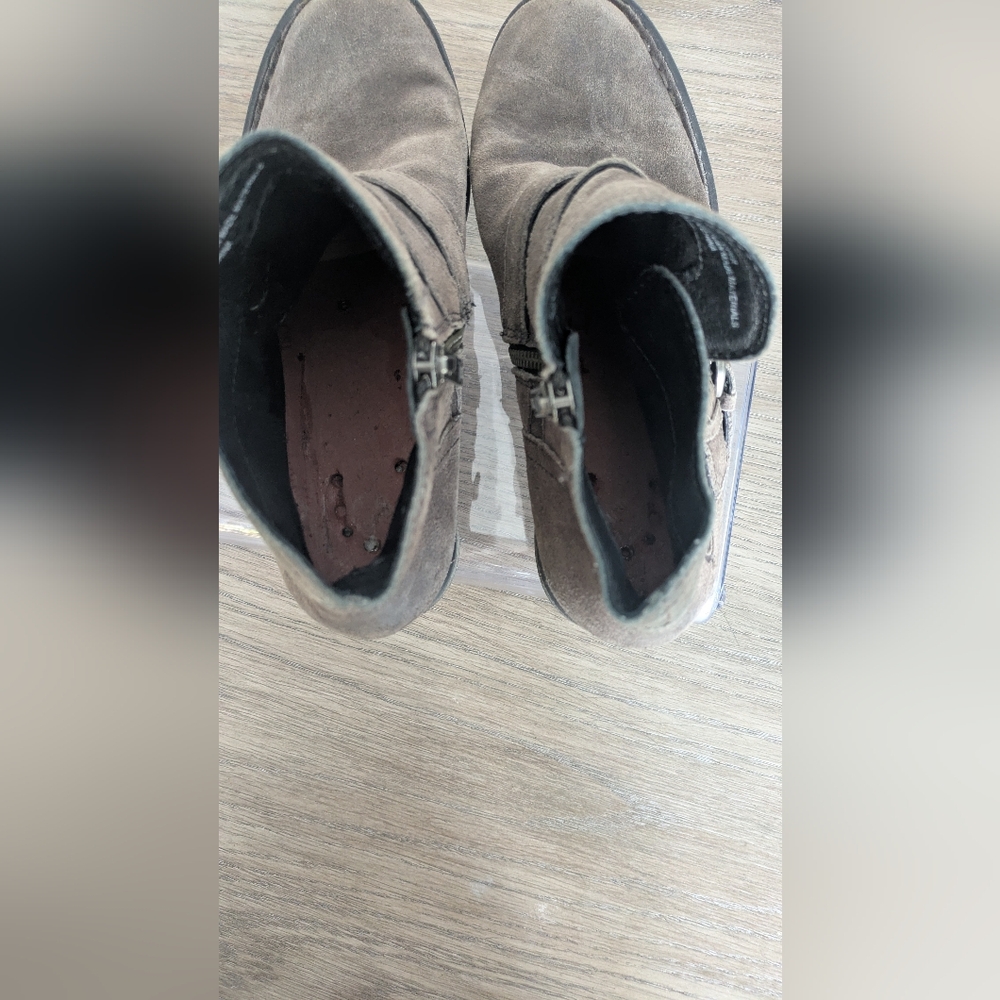 Born ankle booties size 6.5 - Picture 9 of 11